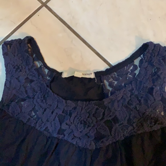 SOLD- Women’s tank tops - Picture 5 of 12